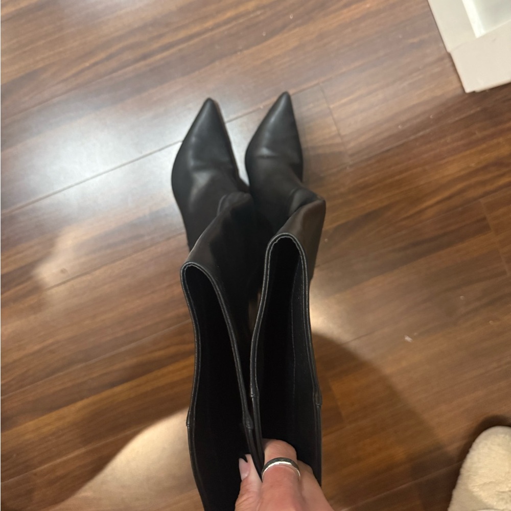 Black Leather Knee High Heeled Boots - Picture 3 of 4